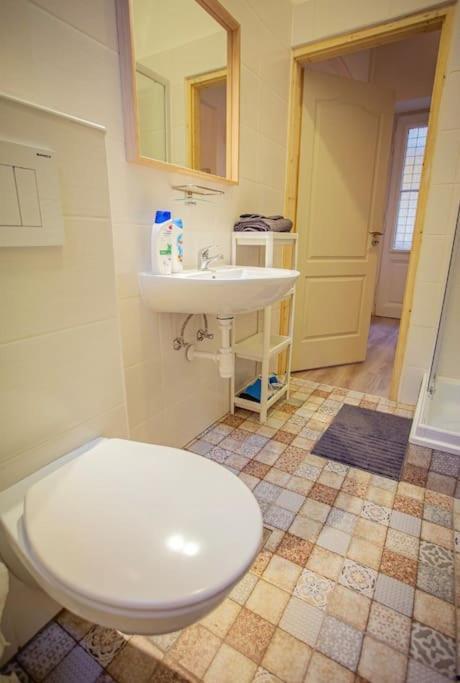 Cosy 2 Bedroom Flat In Akacfa St., Sol Budapest Luaran gambar