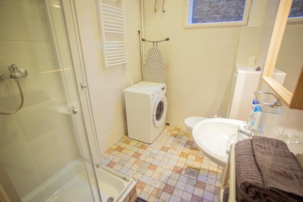 Cosy 2 Bedroom Flat In Akacfa St., Sol Budapest Luaran gambar
