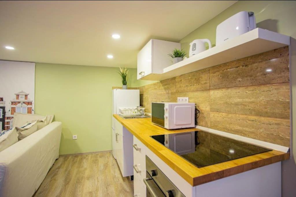 Cosy 2 Bedroom Flat In Akacfa St., Sol Budapest Luaran gambar